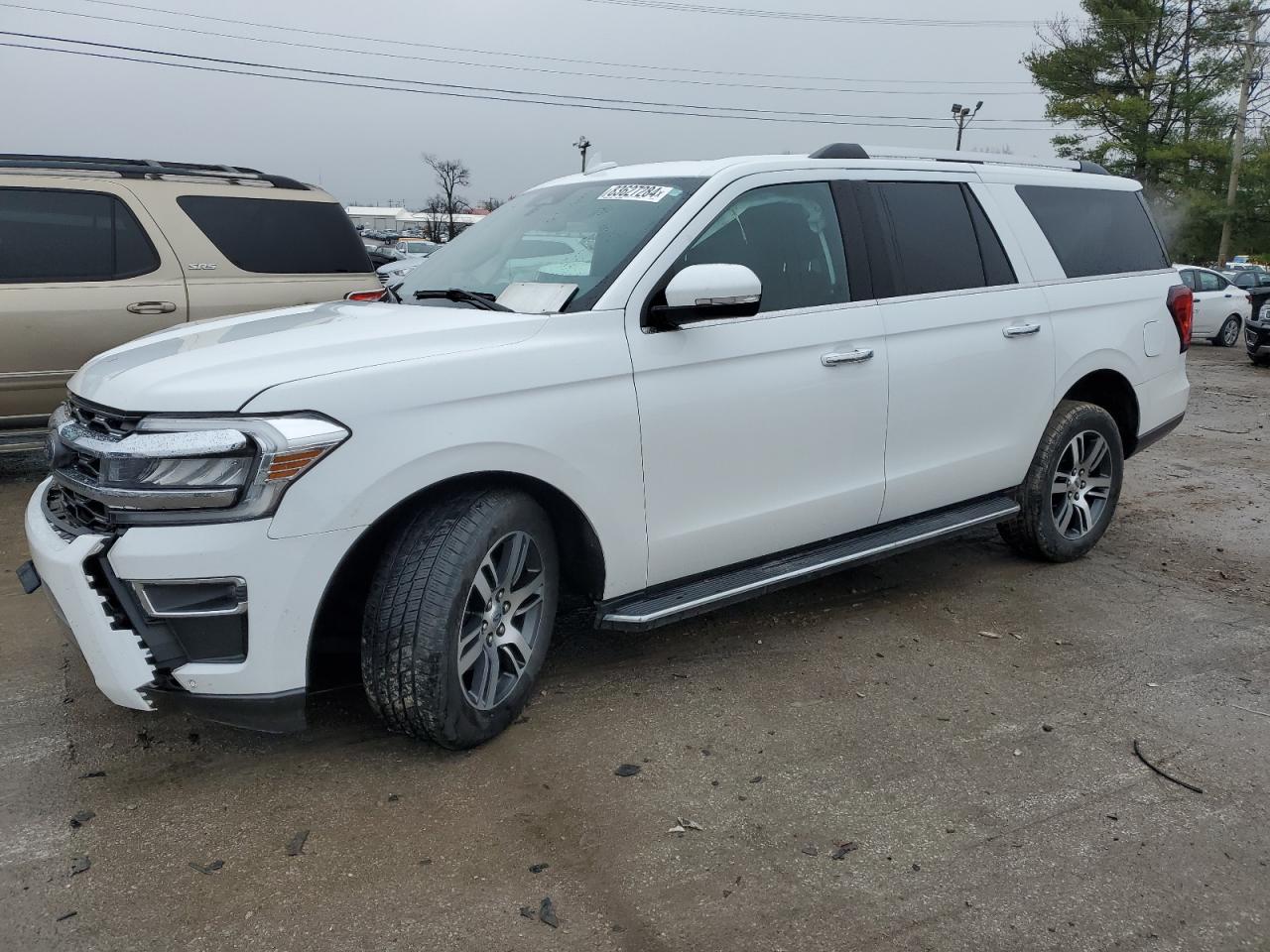 Salvage Ford Expedition Image