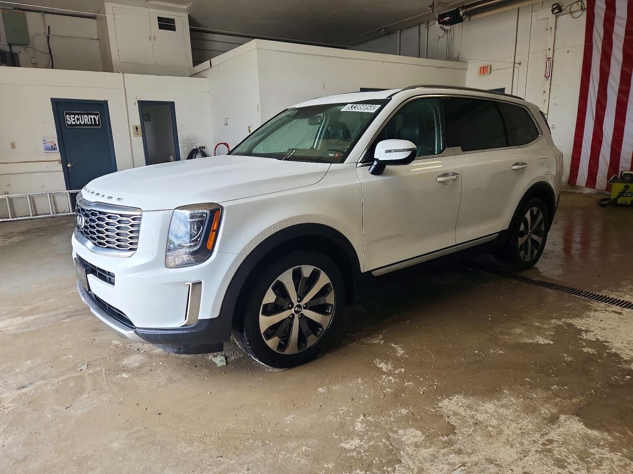 Salvage Kia Telluride Image