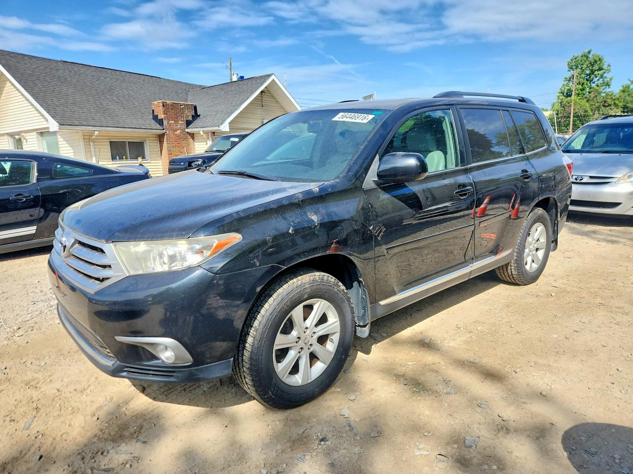 Salvage Toyota Highlander Image