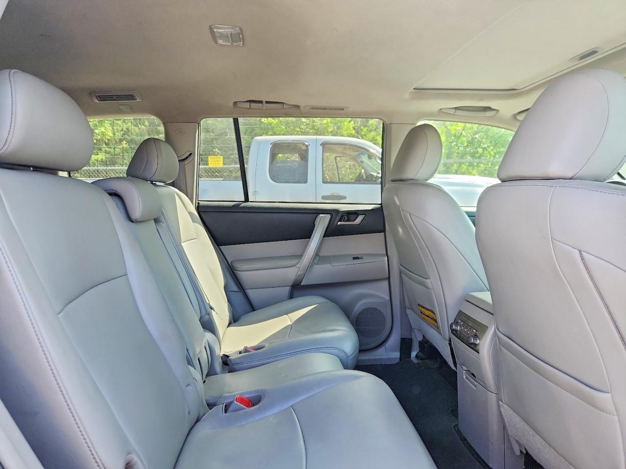 Toyota Highlander Se