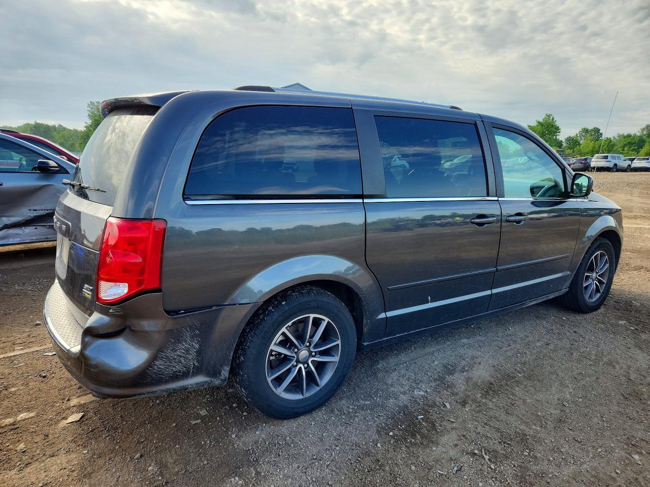 Dodge Caravan Sxt