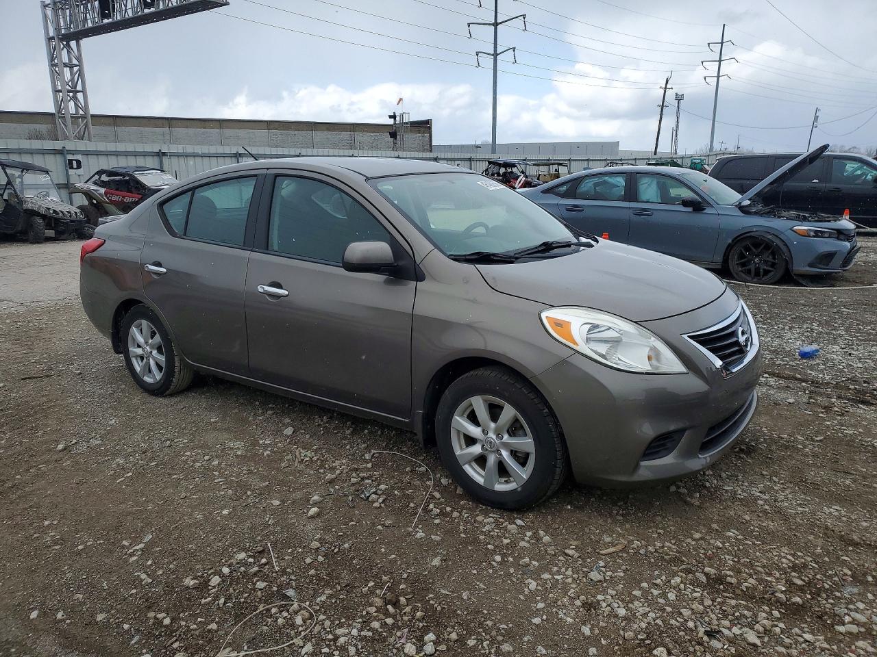 Nissan Versa S