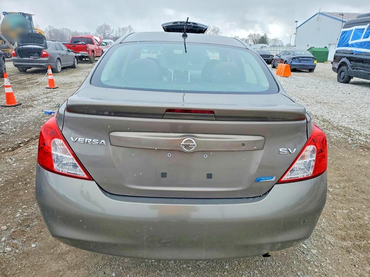 Nissan Versa S