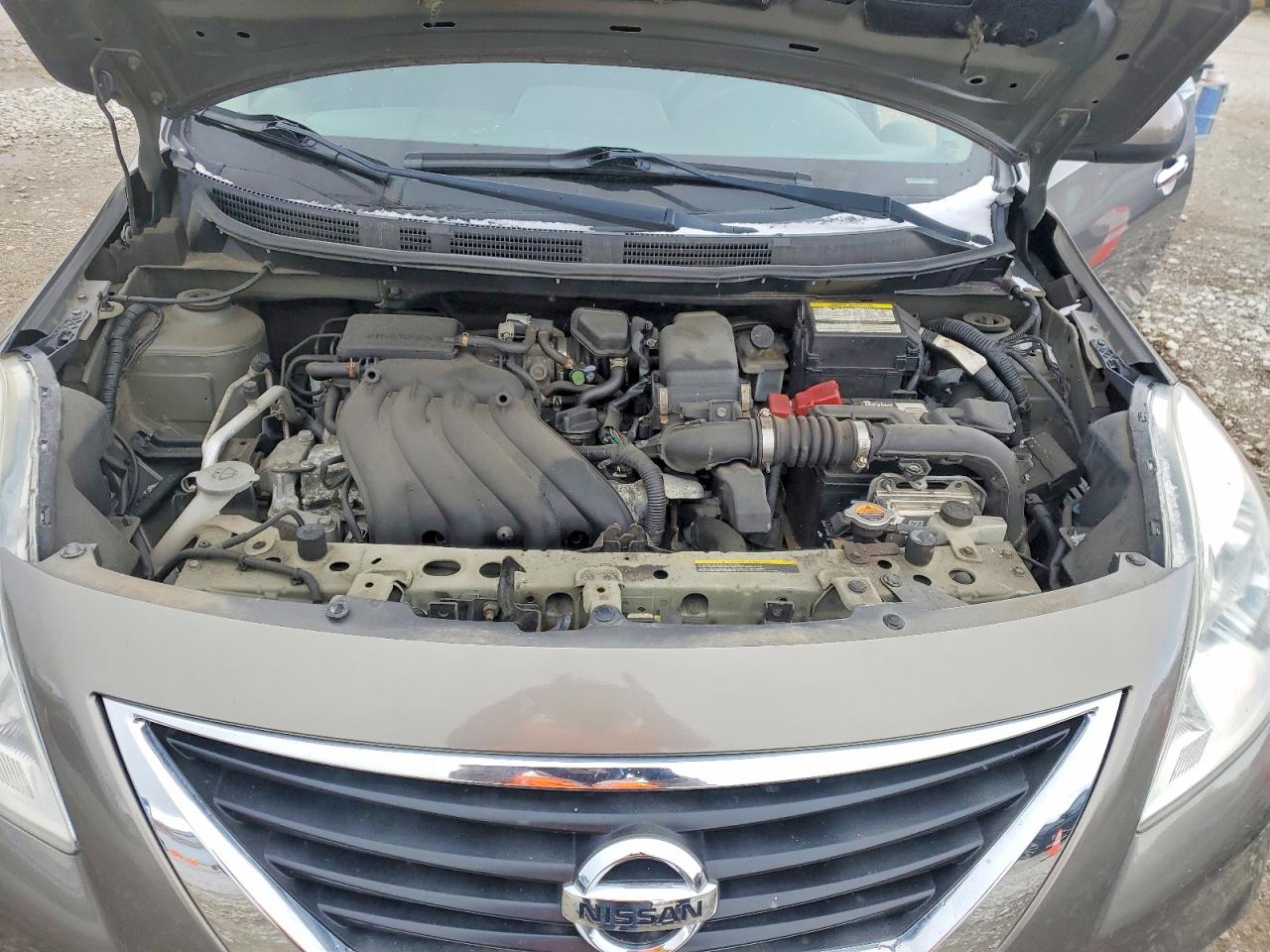 Nissan Versa S