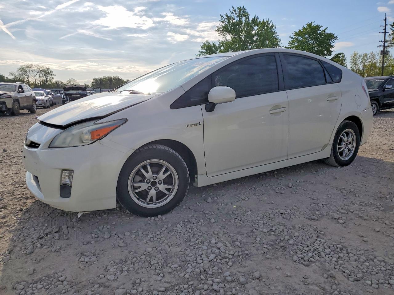 Salvage Toyota Prius Image