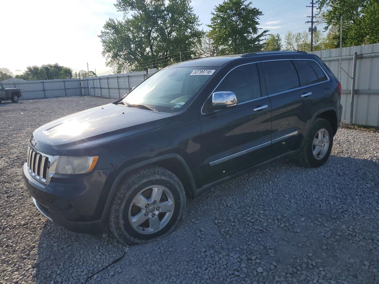 Salvage Jeep Cherokee Image