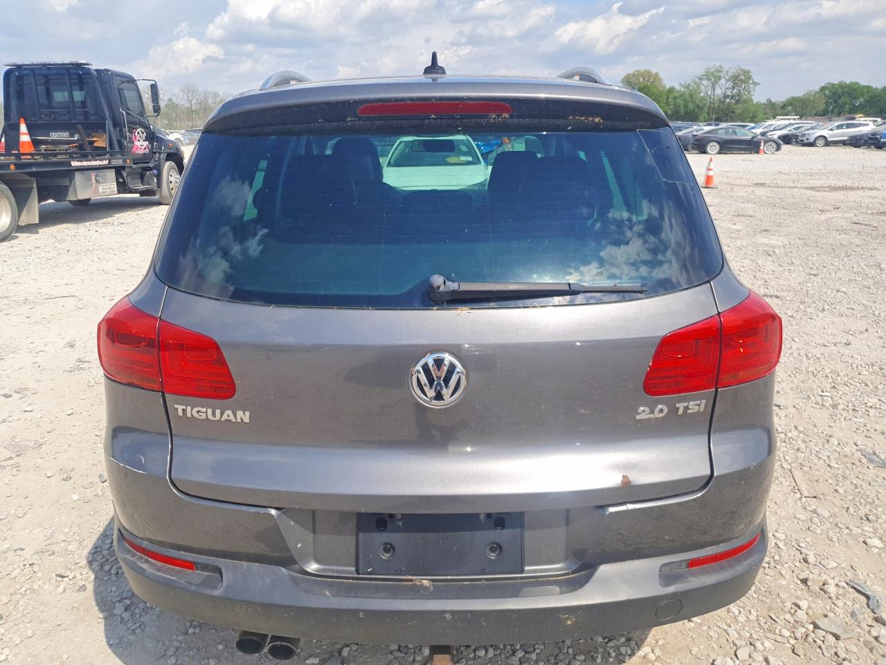 Volkswagen Tiguan S