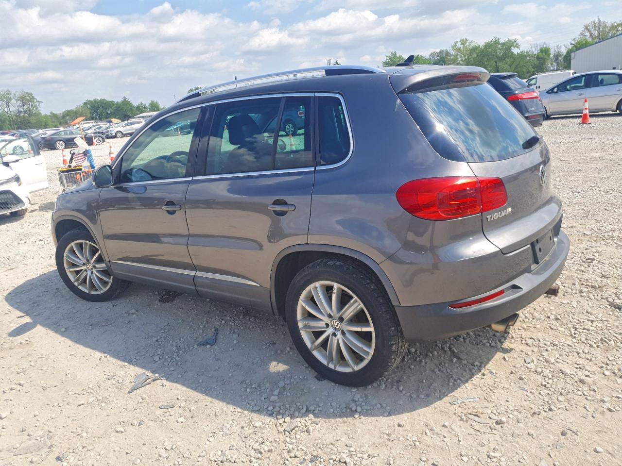 Volkswagen Tiguan S