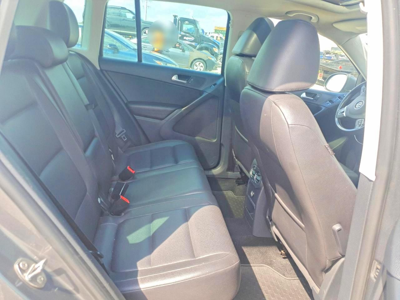Volkswagen Tiguan S