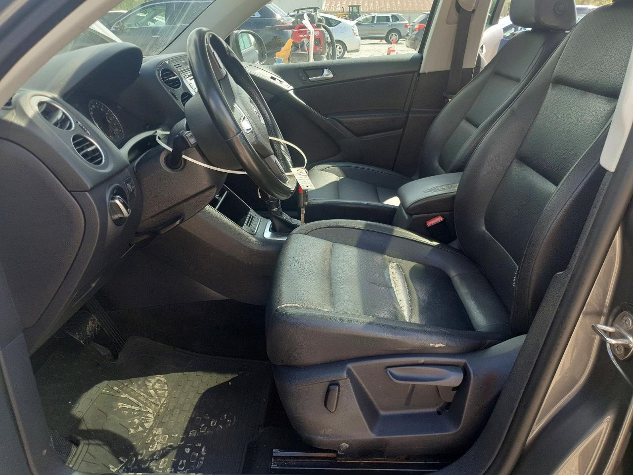 Volkswagen Tiguan S
