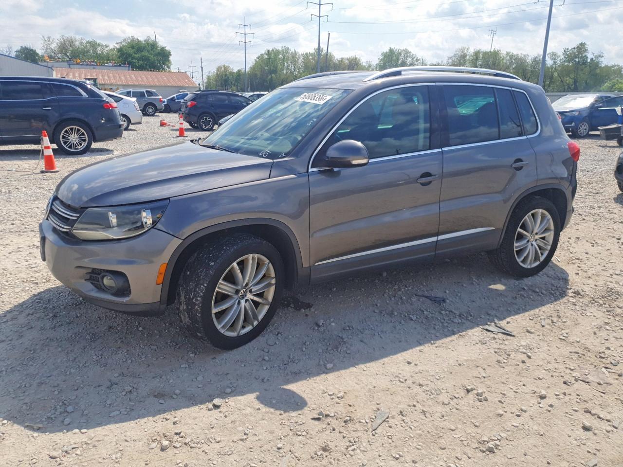 Salvage Volkswagen Tiguan Image
