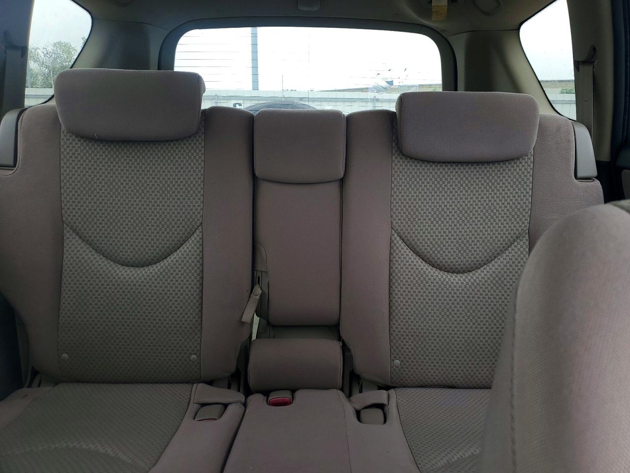 Toyota RAV4 Base