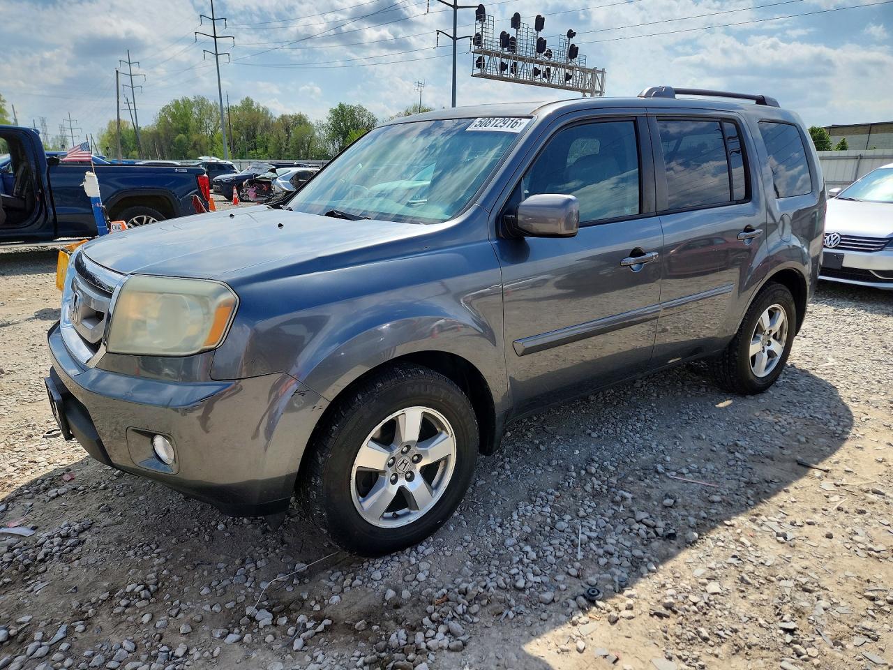Salvage Honda Pilot Image