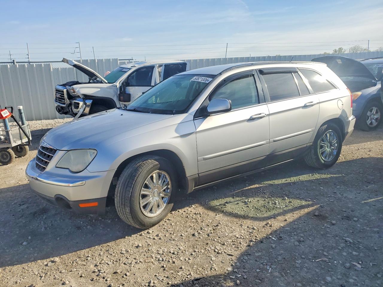 Salvage Chrysler Pacifica Image