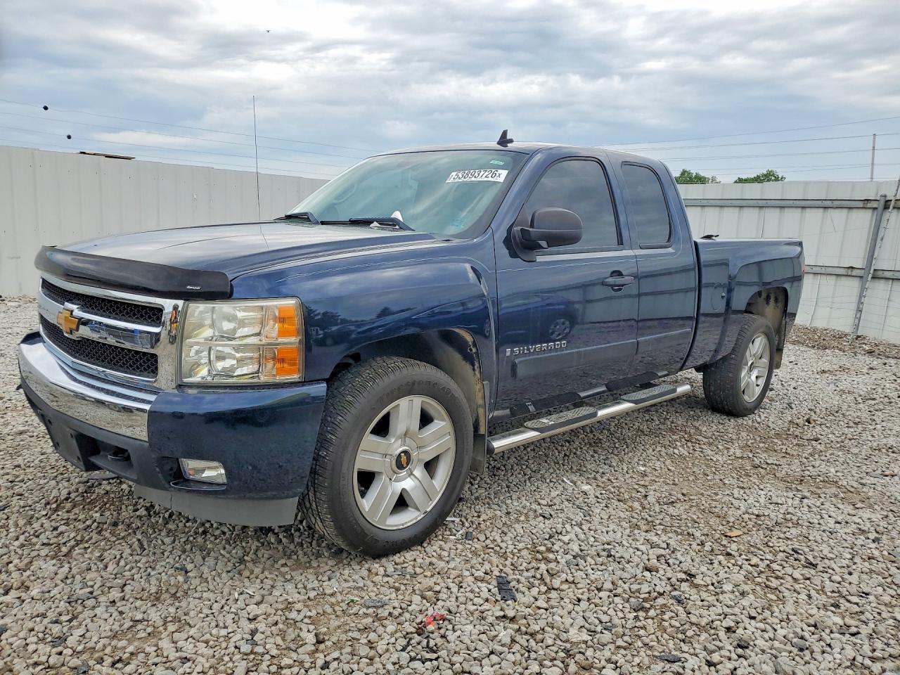 Salvage Chevrolet Silverado Image
