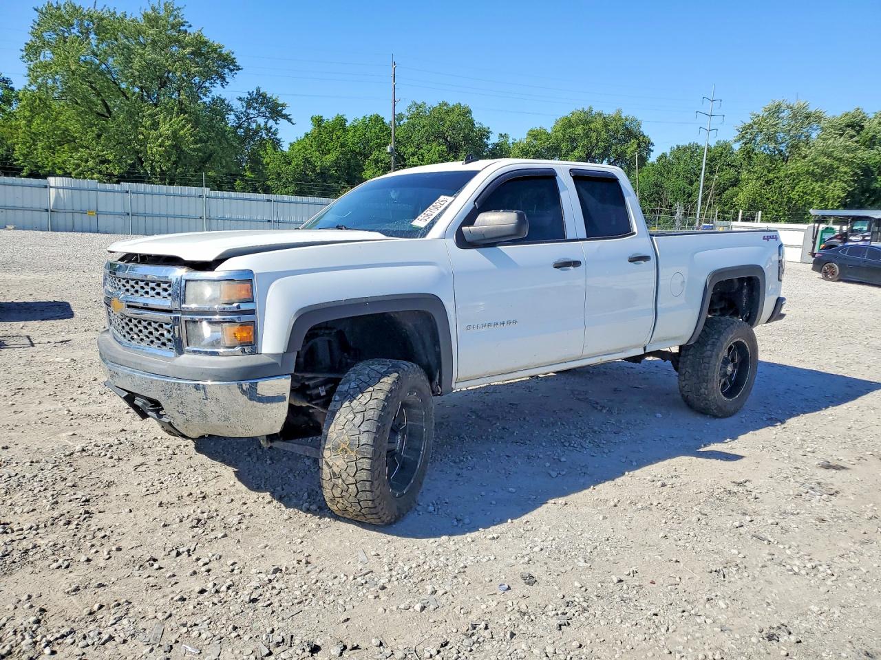 Salvage Chevrolet Silverado Image