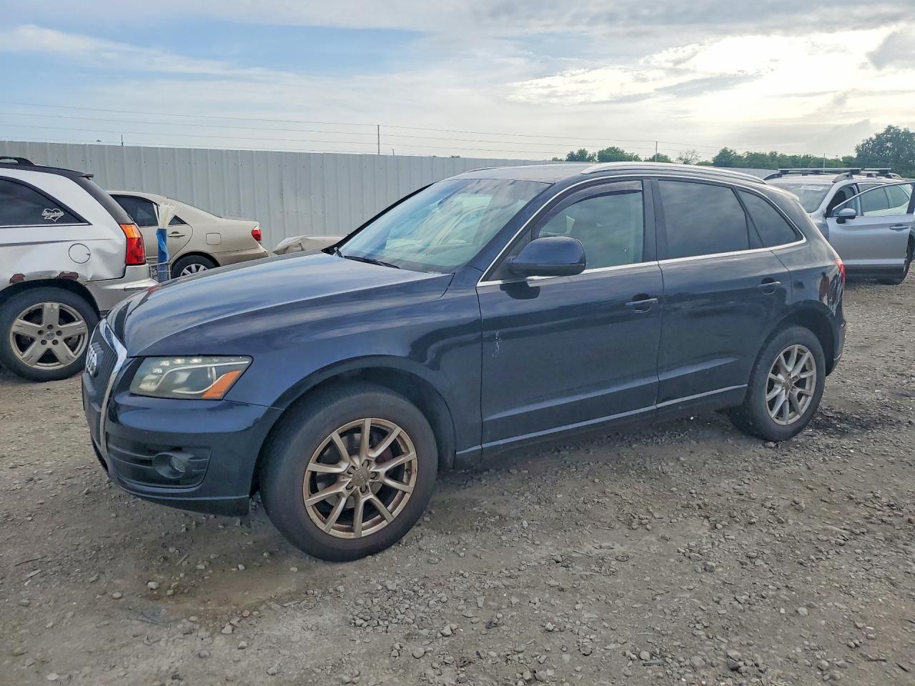 Salvage Audi Q5 Image