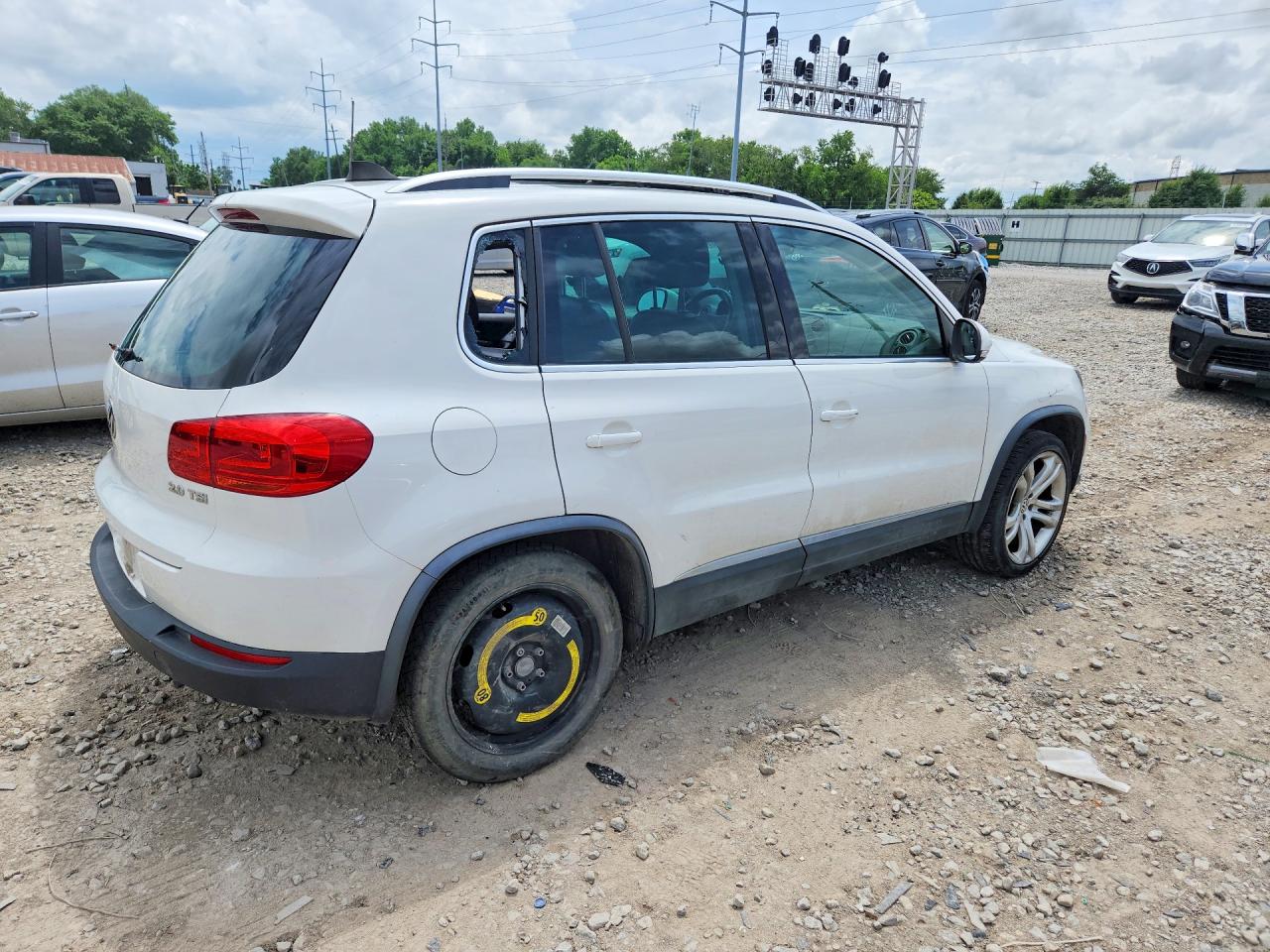 Volkswagen Tiguan S