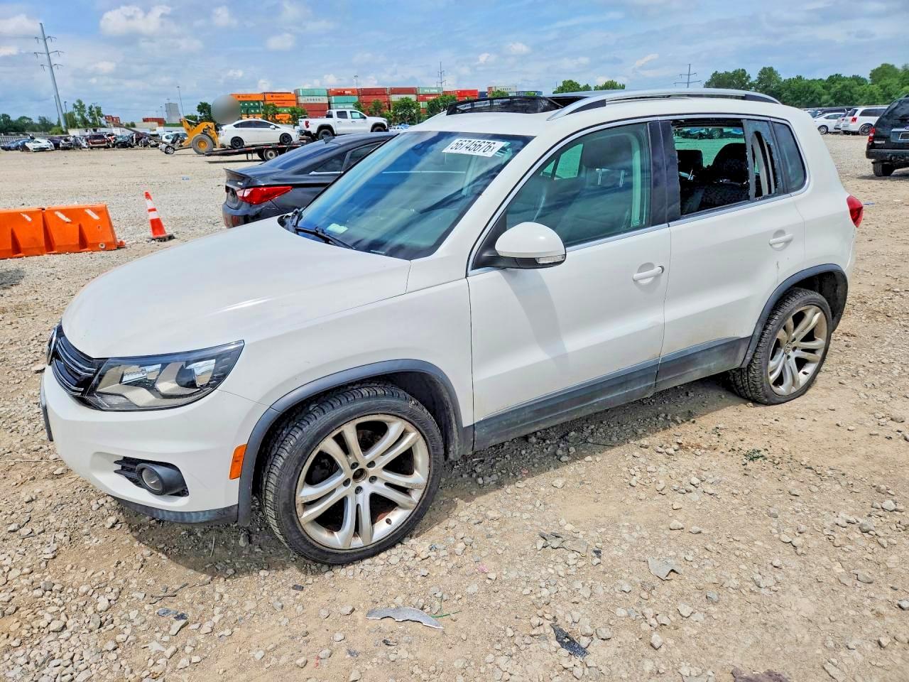 Salvage Volkswagen Tiguan Image