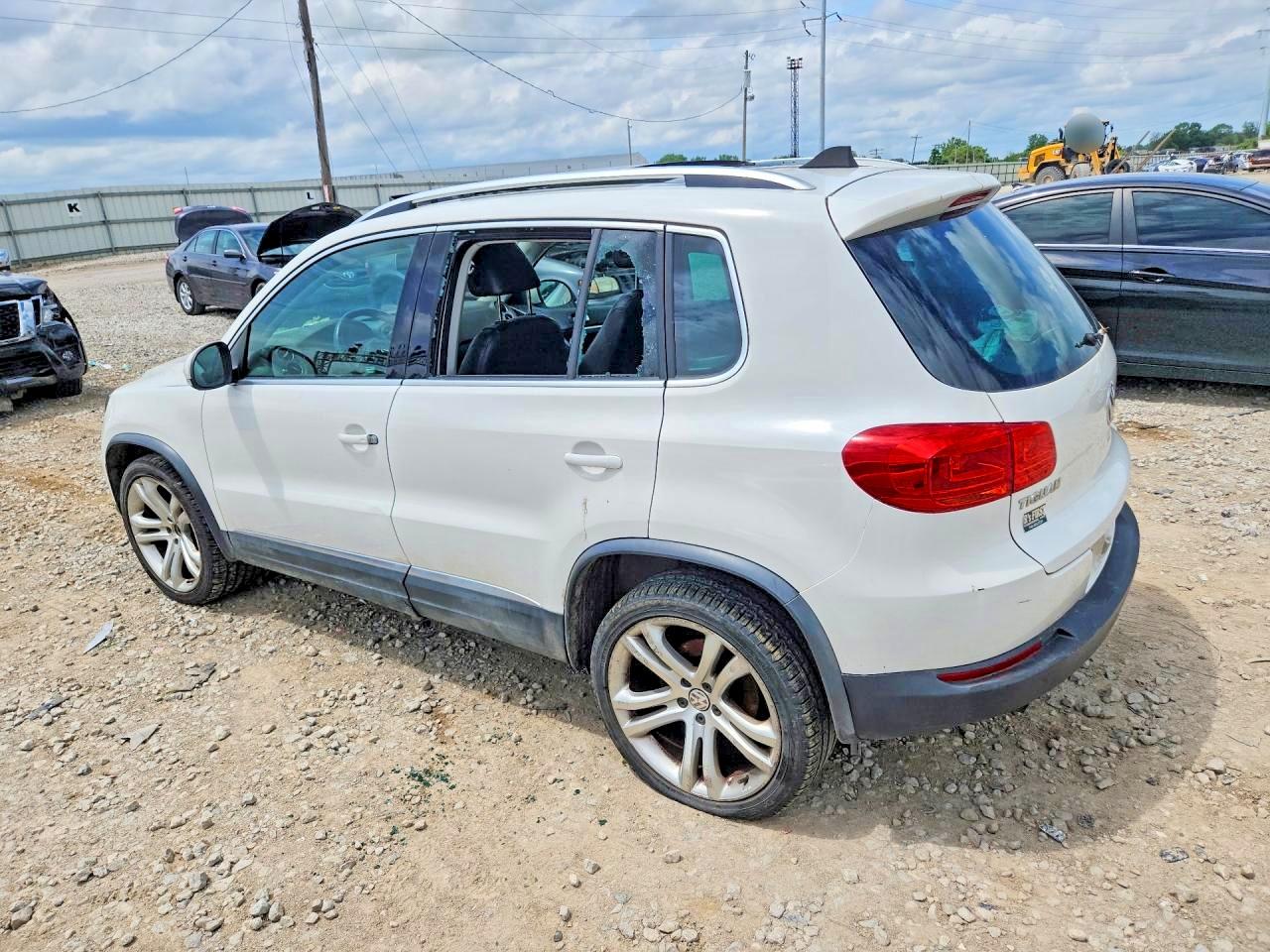 Volkswagen Tiguan S