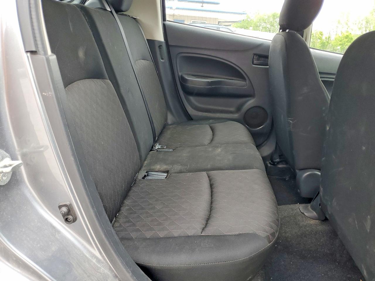 Mitsubishi Mirage Es