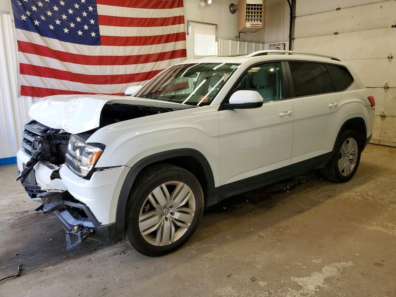 Salvage Volkswagen Atlas Image