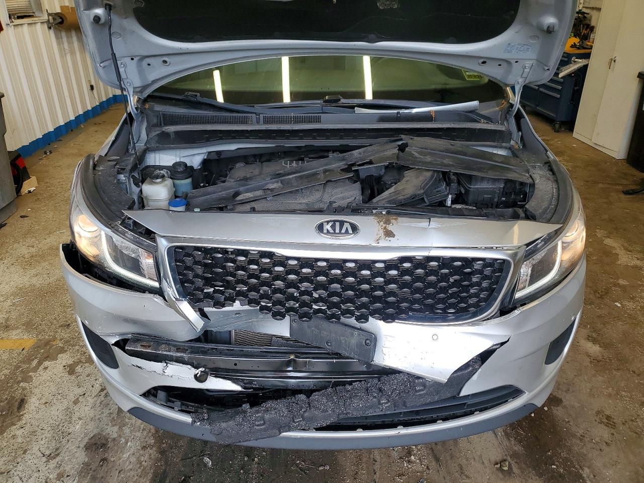 Kia Sedona Lx