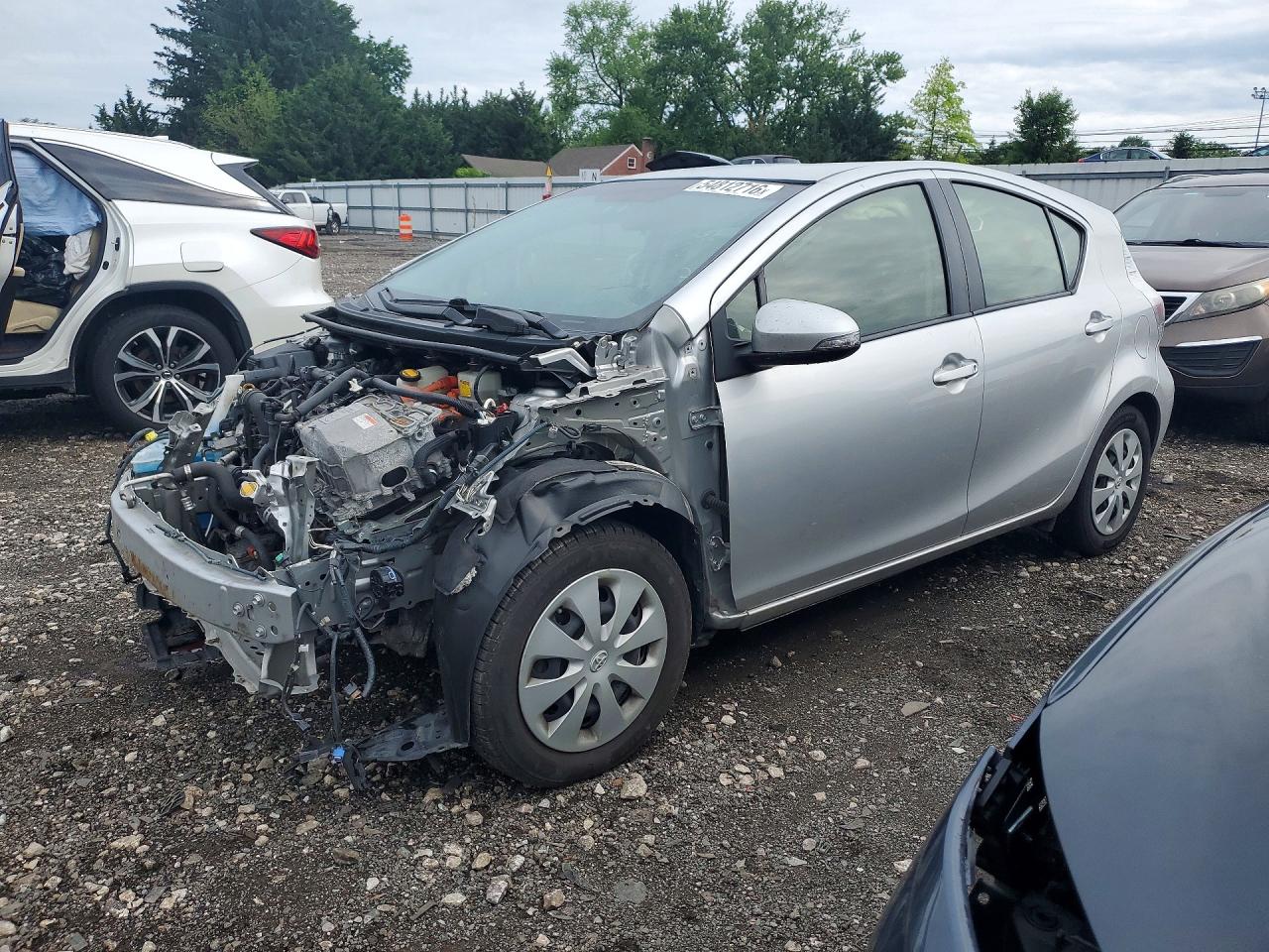 Salvage Toyota Prius Image
