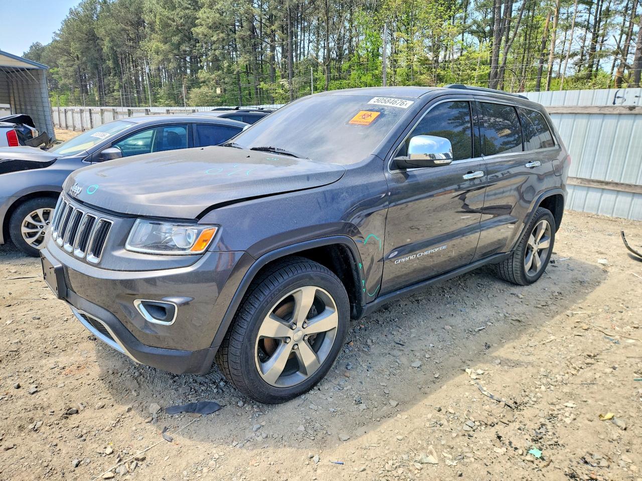 Salvage Jeep Cherokee Image