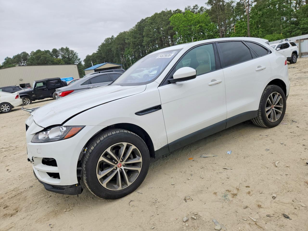 Salvage Jaguar F-PACE Image