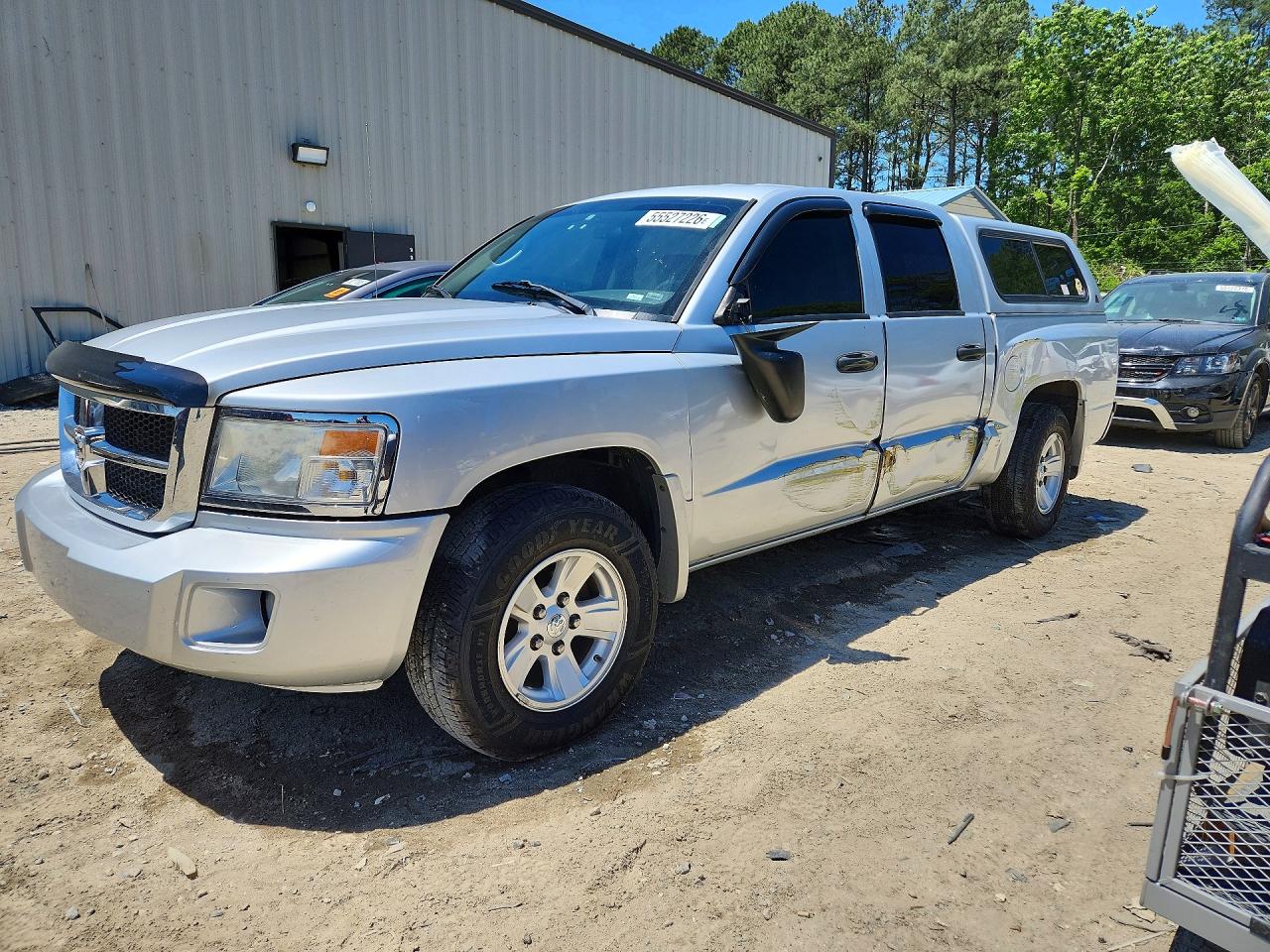 Salvage Dodge Dakota Image
