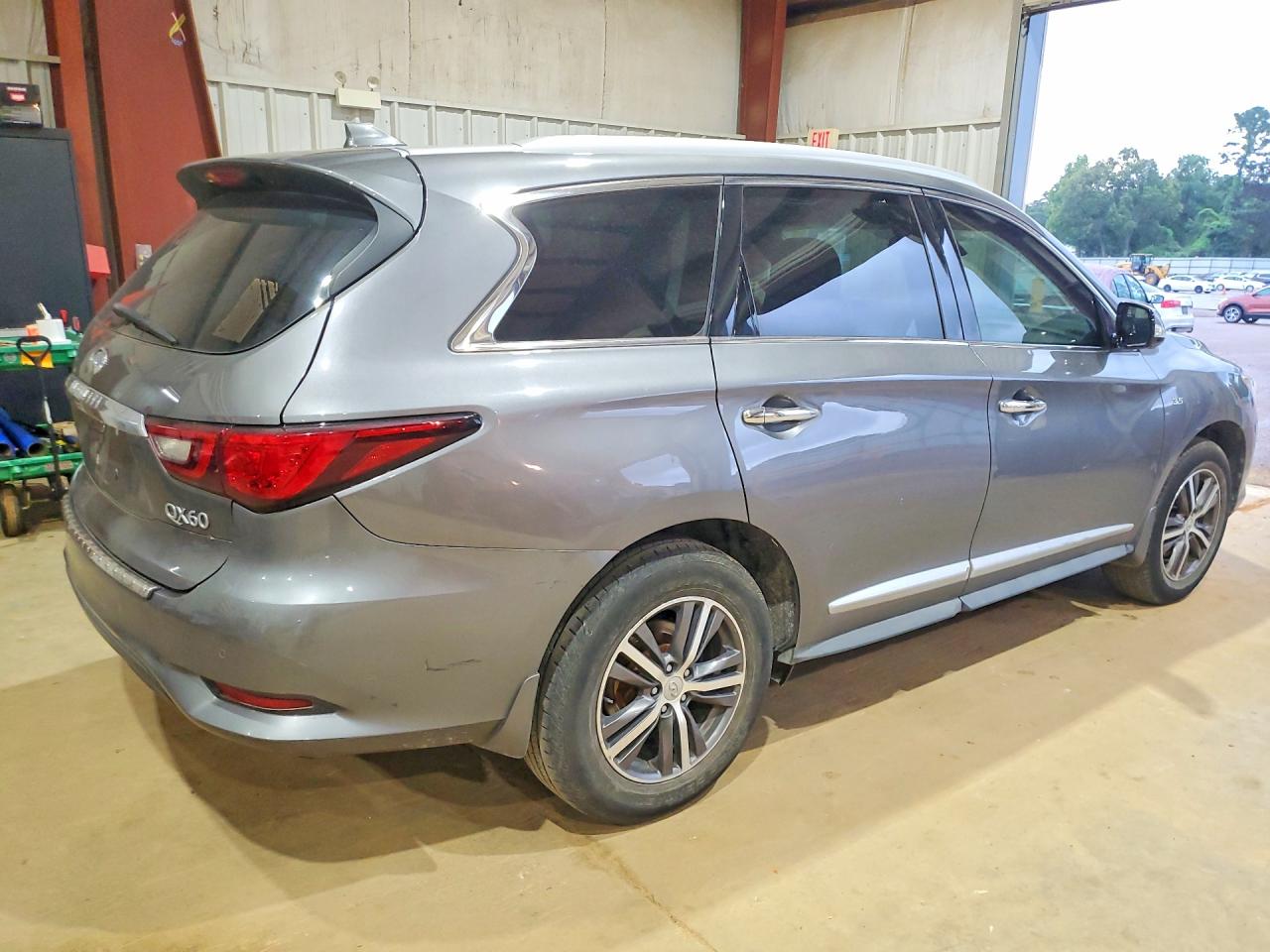 INFINITI Qx Luxe