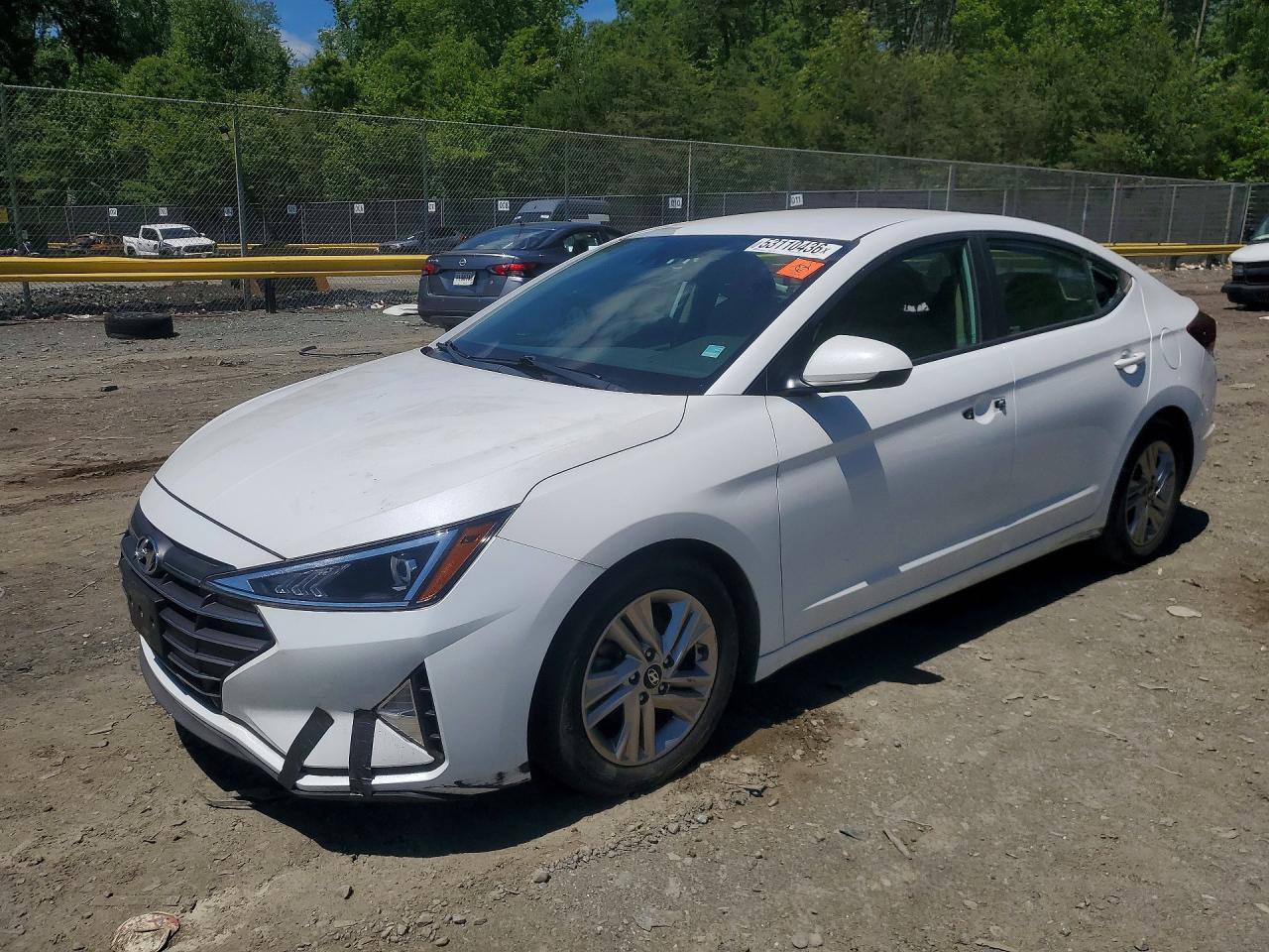 Salvage Hyundai ELANTRA Image