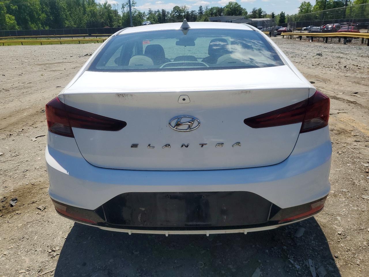 Hyundai ELANTRA Sel