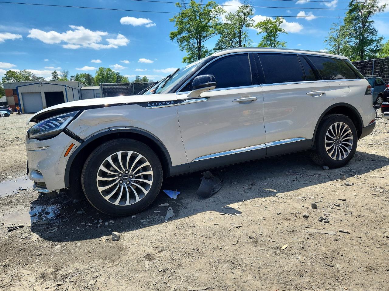 Salvage Lincoln Aviator Image