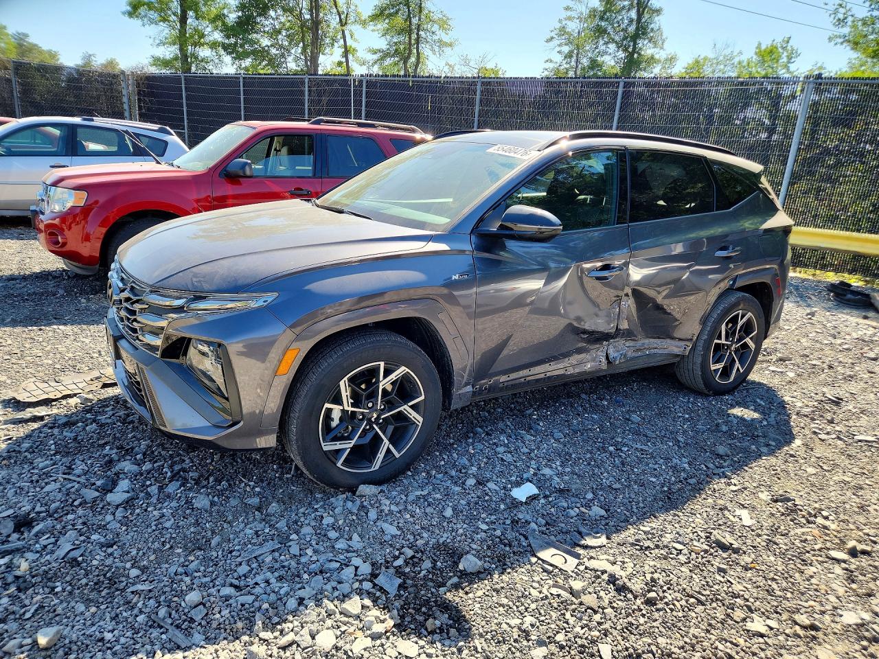 Salvage Hyundai TUCSON Image