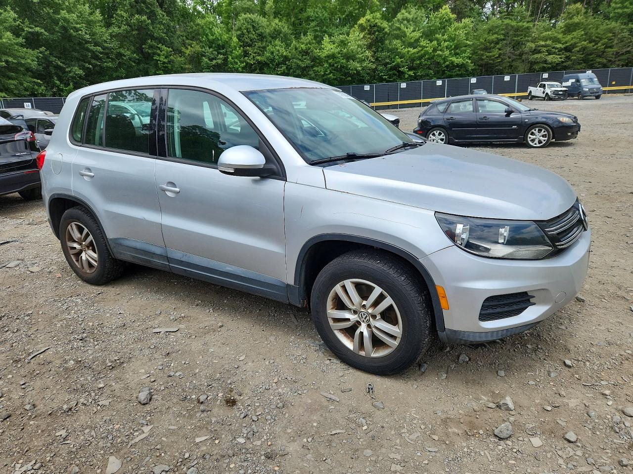 Volkswagen Tiguan S