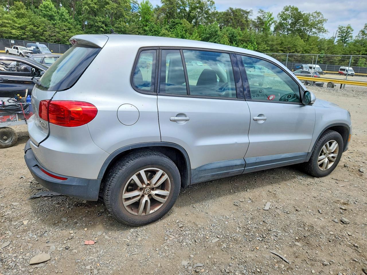 Volkswagen Tiguan S
