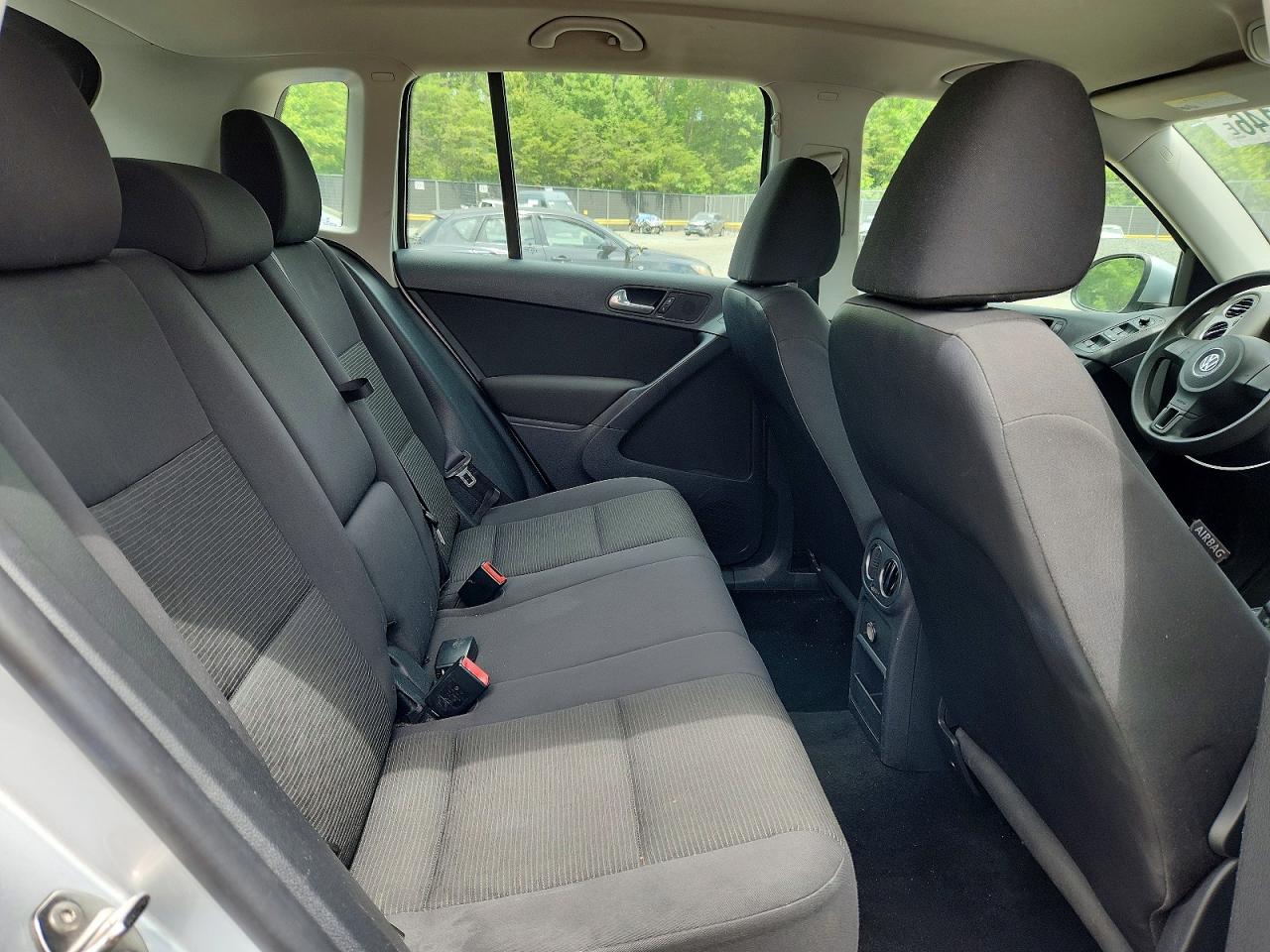 Volkswagen Tiguan S
