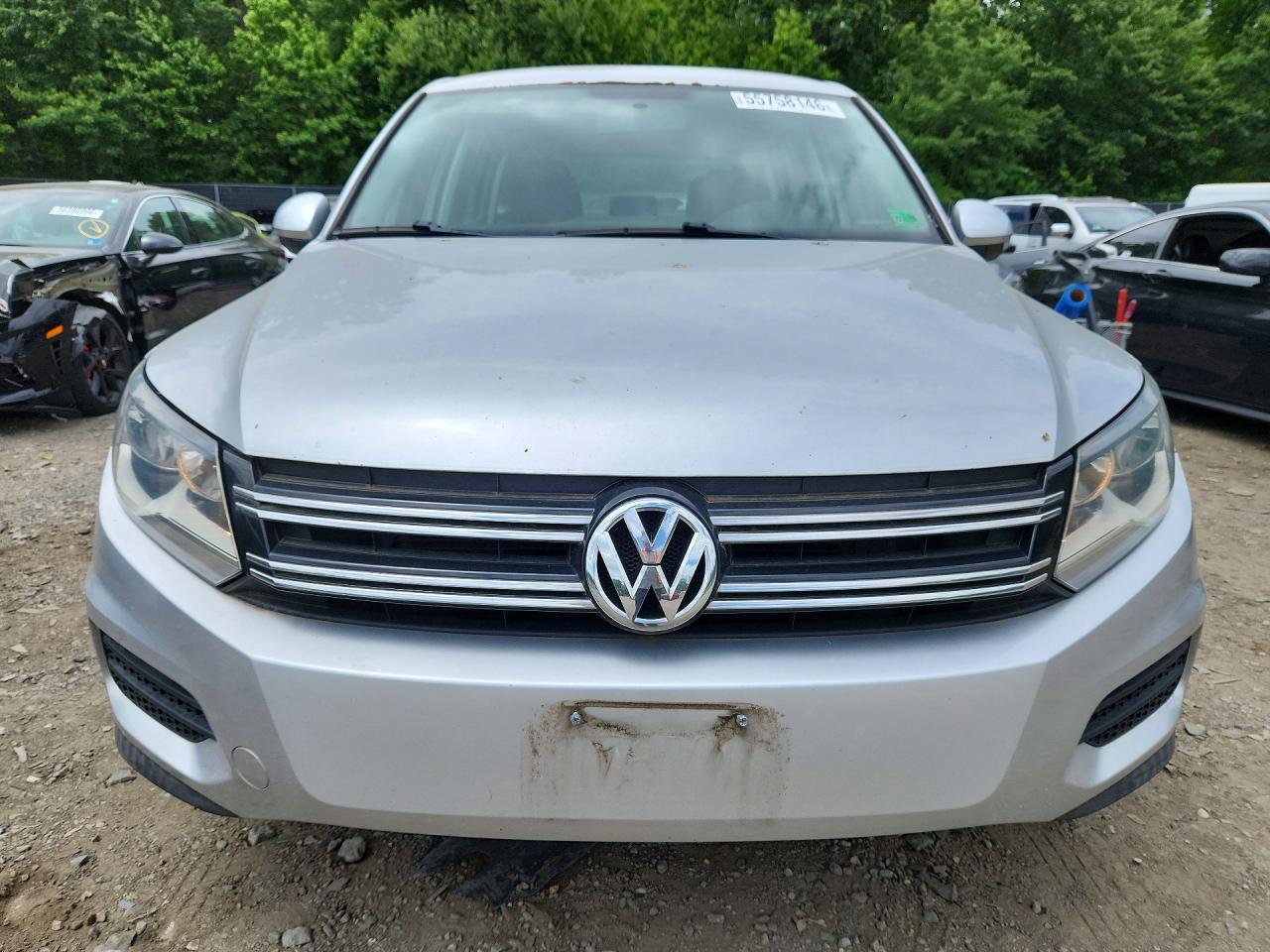 Volkswagen Tiguan S