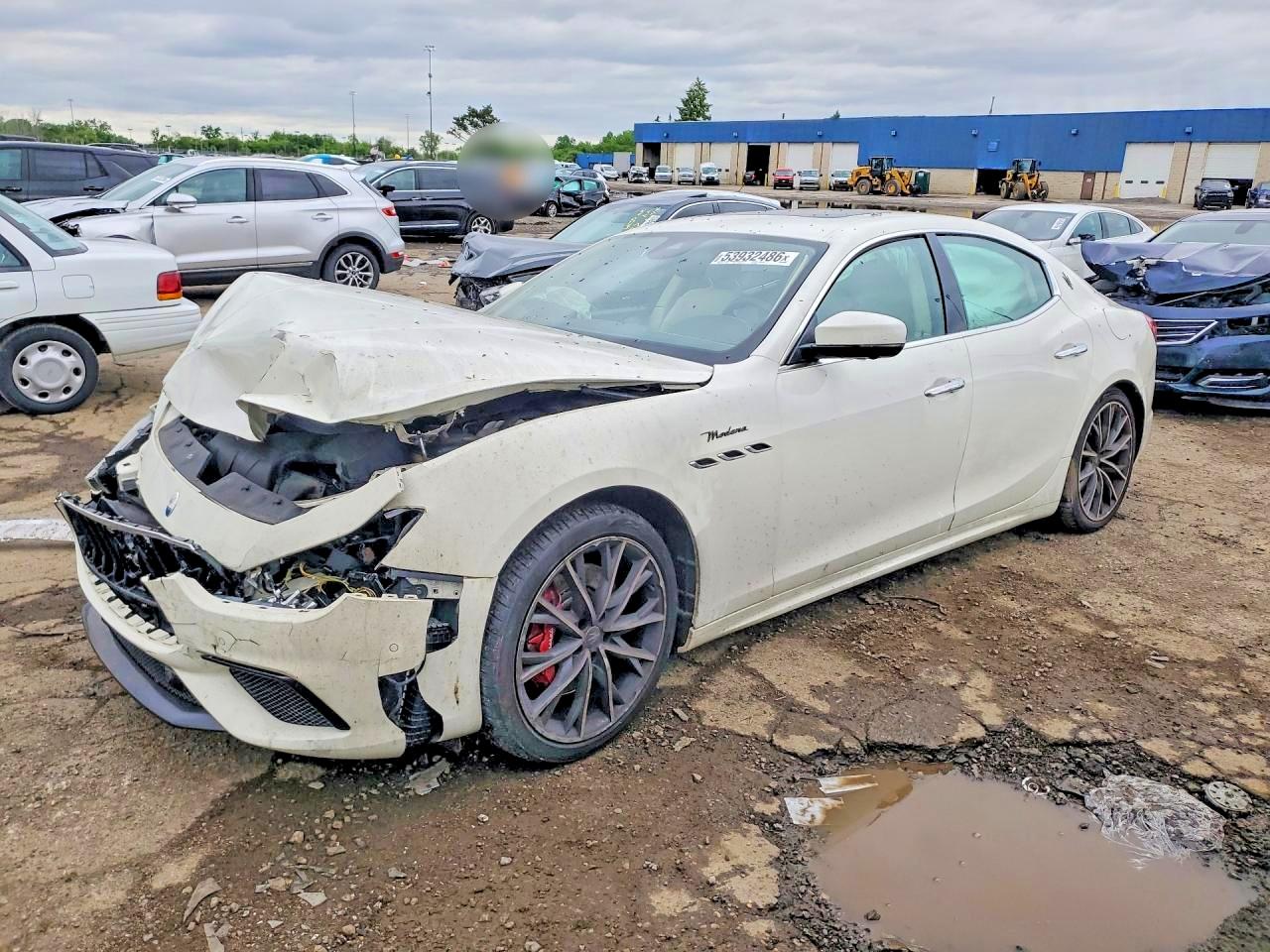 Salvage Maserati Ghibli Image