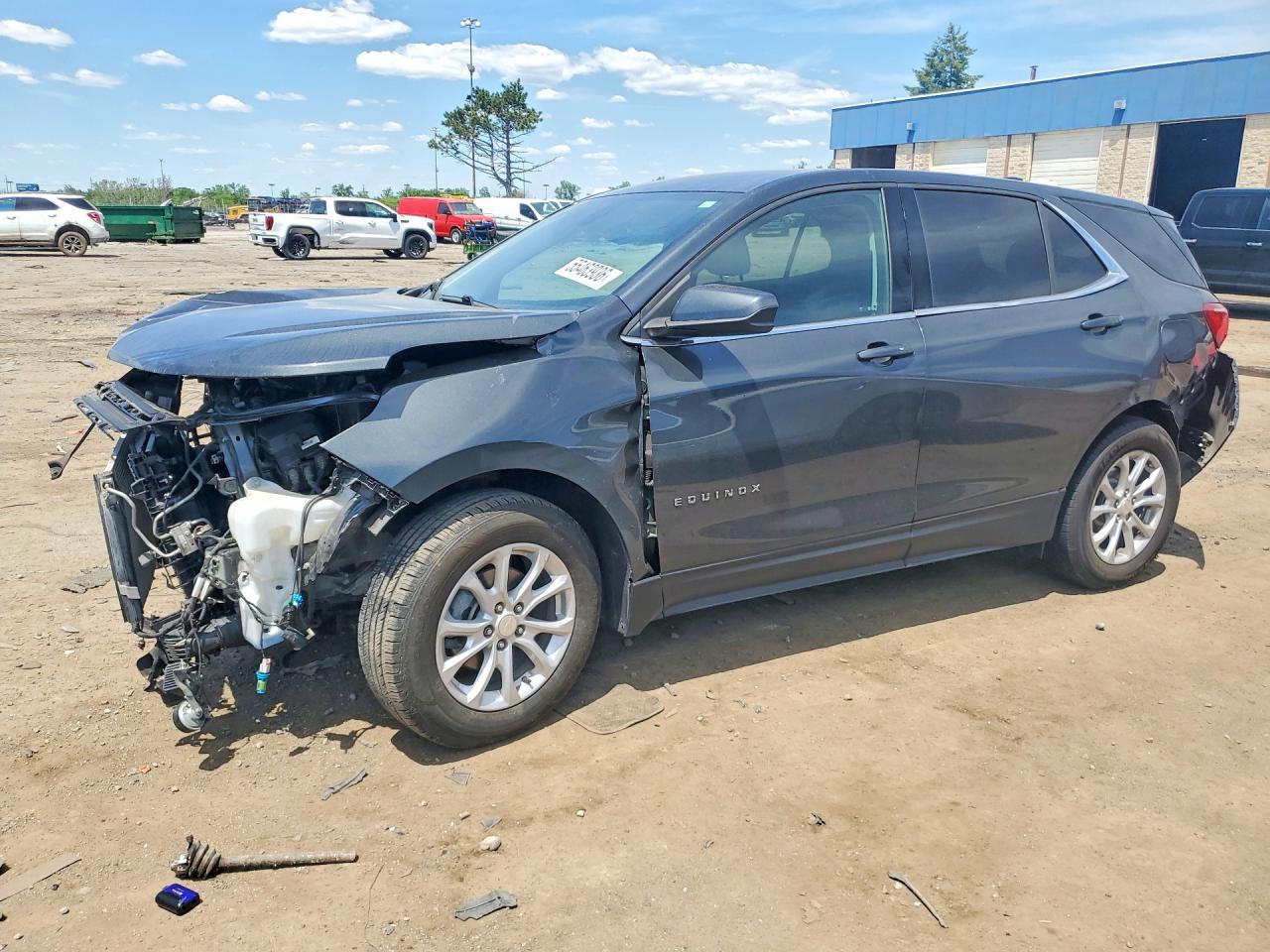 Salvage Chevrolet Equinox Image
