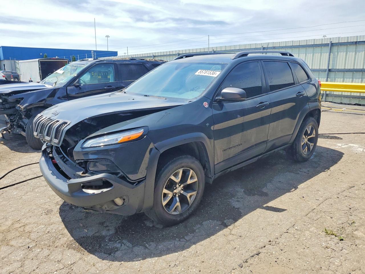 Salvage Jeep Cherokee Image