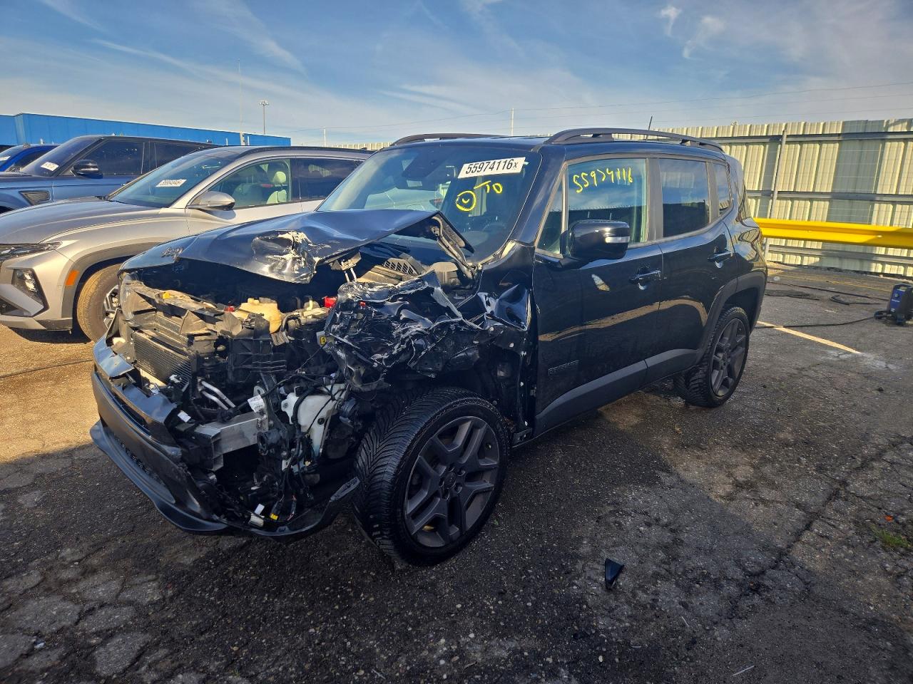 Salvage Jeep Renegade Image