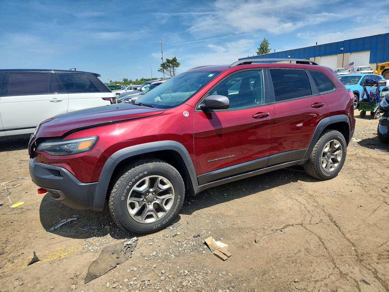 Salvage Jeep Cherokee Image