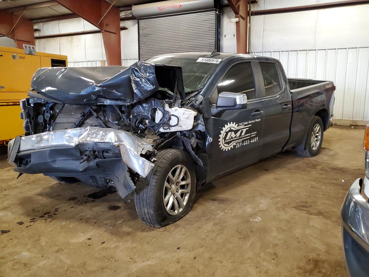 Salvage Chevrolet Silverado Image