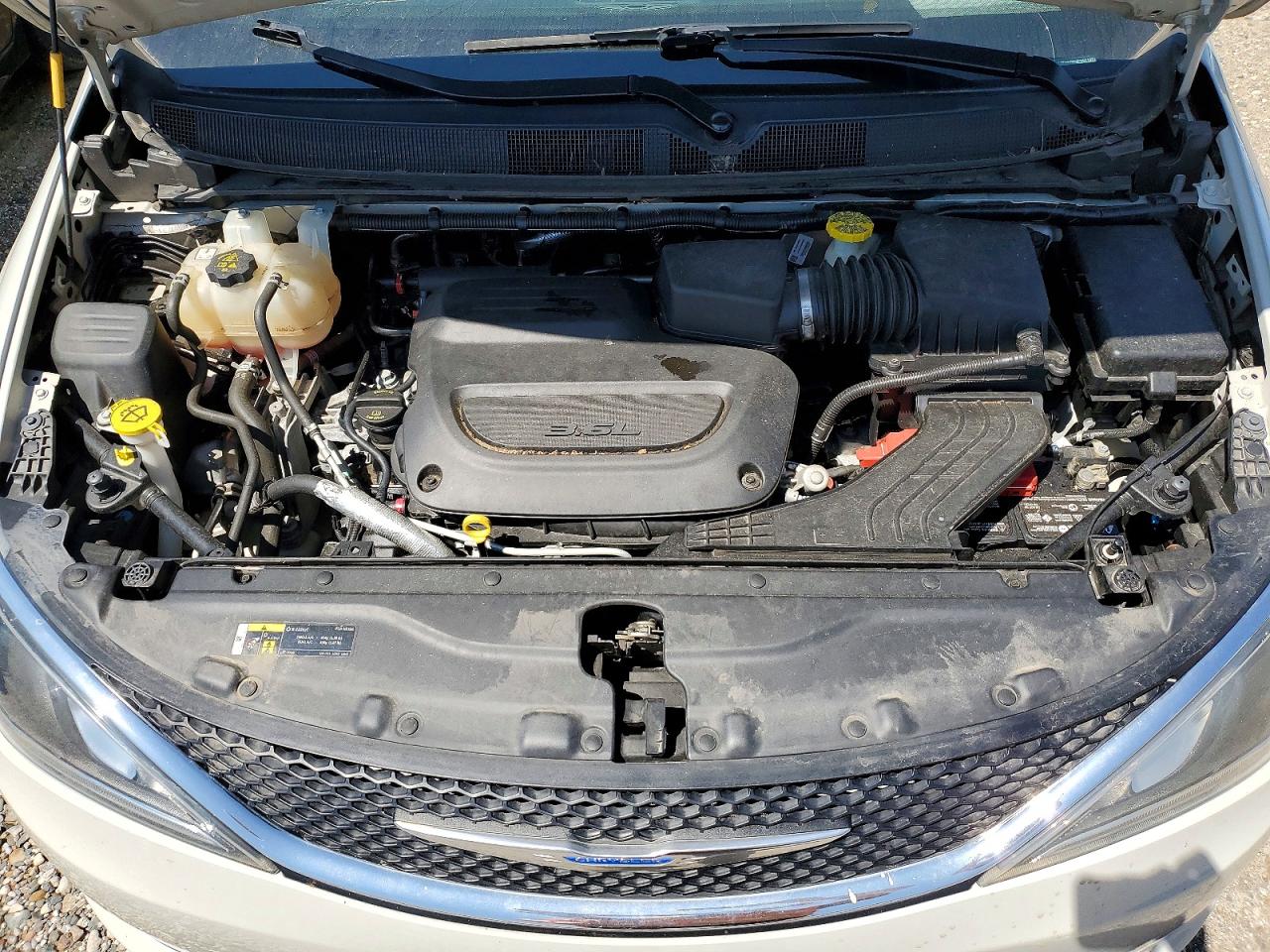 Chrysler Pacifica Touring L