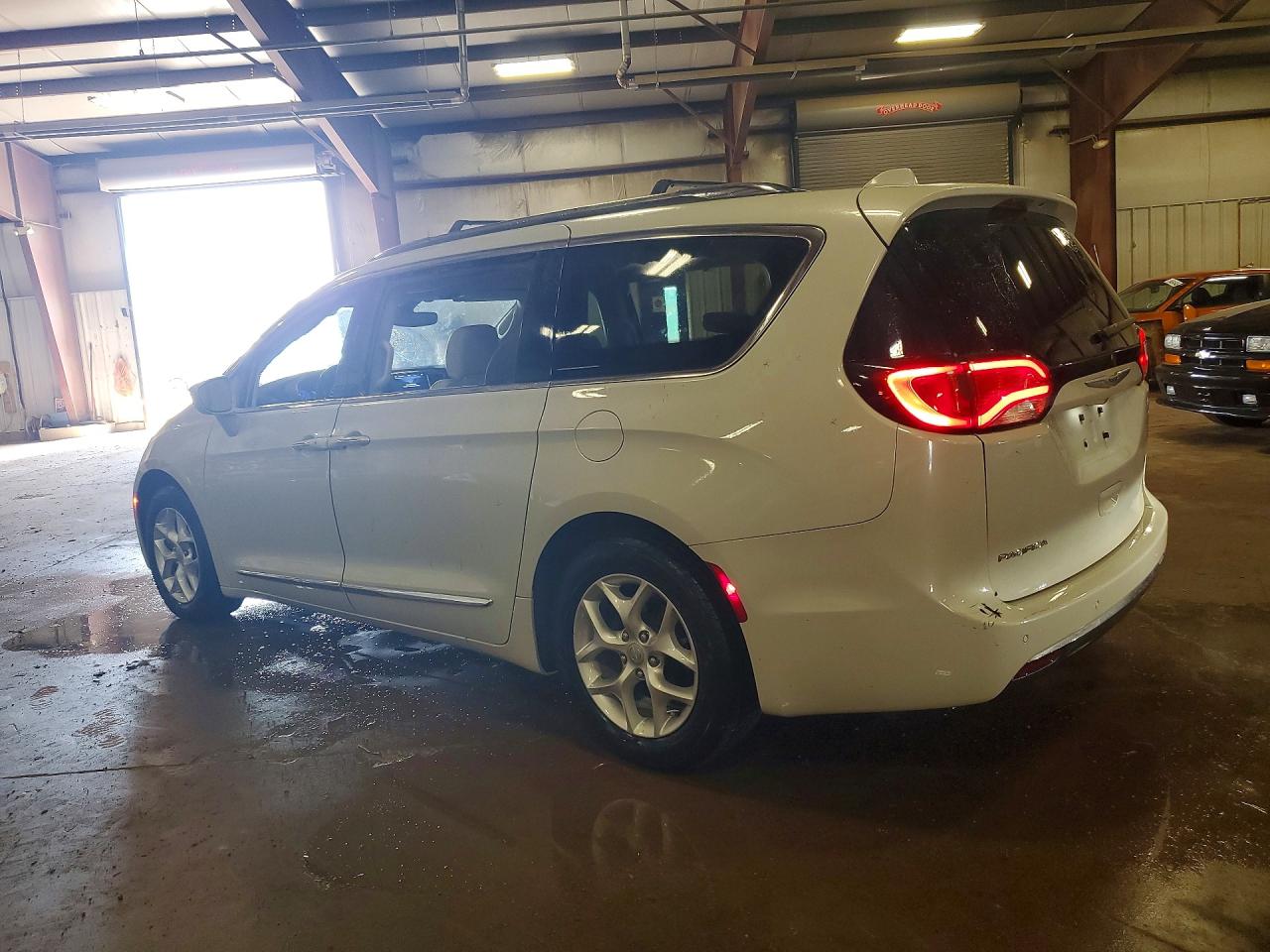 Chrysler Pacifica Touring L