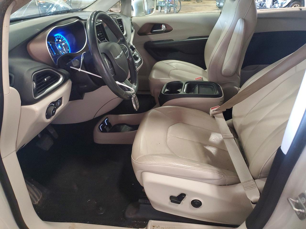 Chrysler Pacifica Touring L