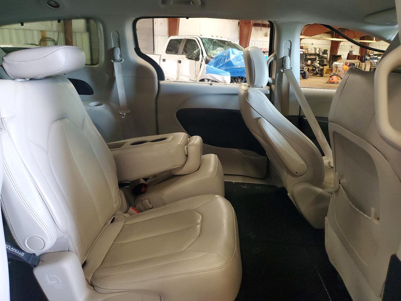 Chrysler Pacifica Touring L